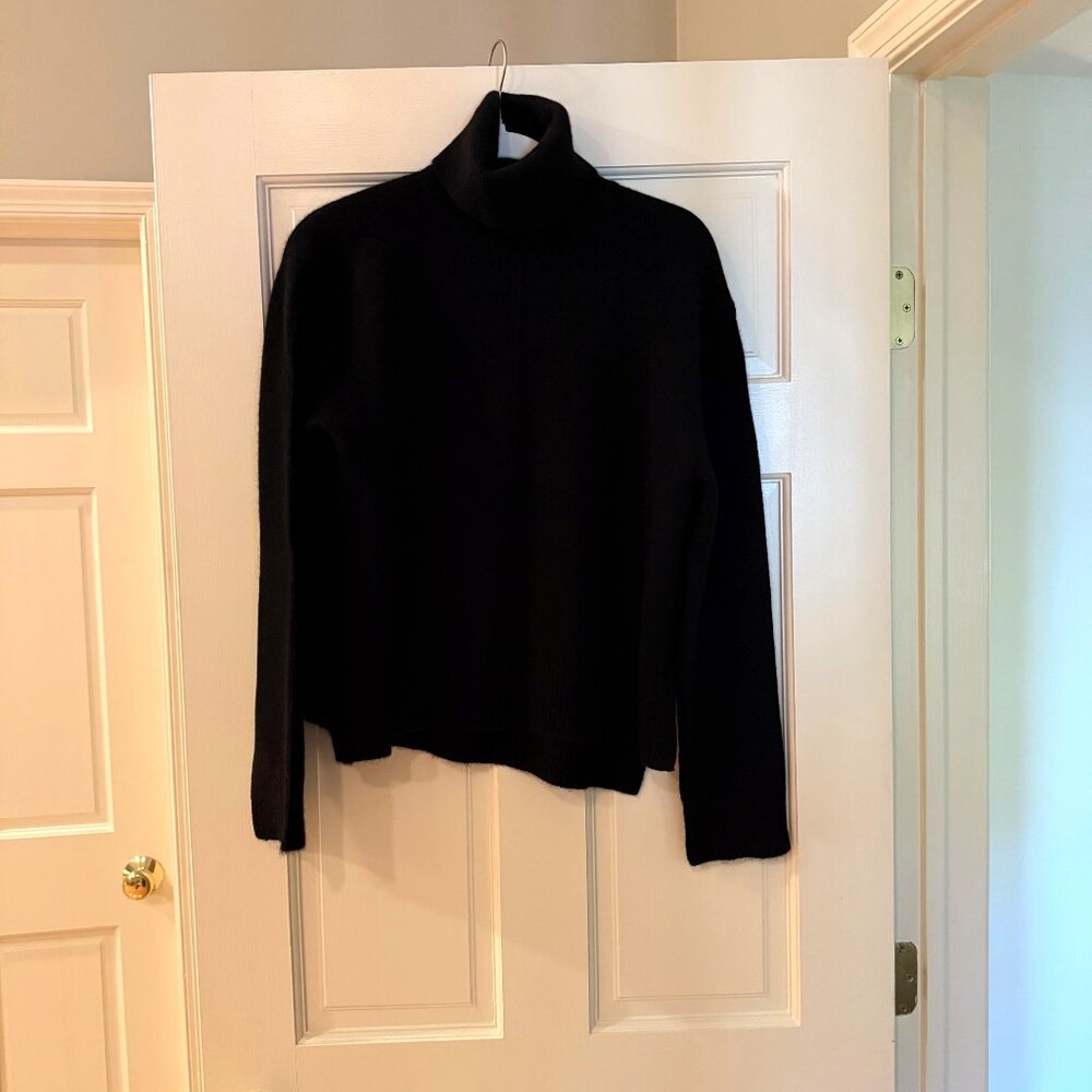 Aqua Cashmere Black Turtleneck Sweater